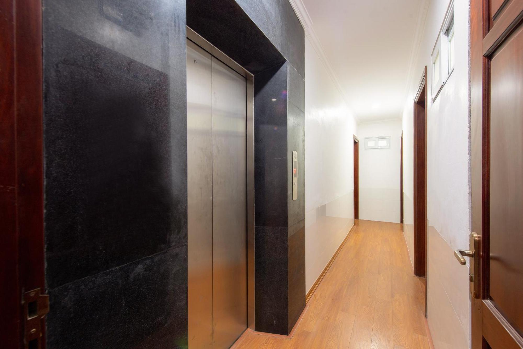 Super Oyo Capital O 387 Bach Duong Hotel Ханой Екстер'єр фото