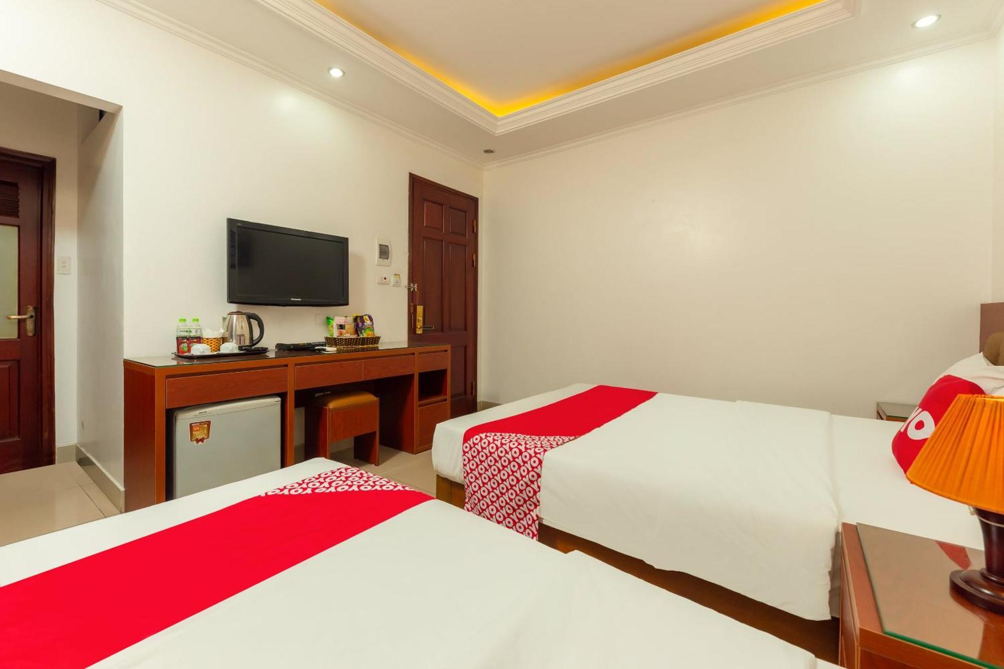 Super Oyo Capital O 387 Bach Duong Hotel Ханой Екстер'єр фото